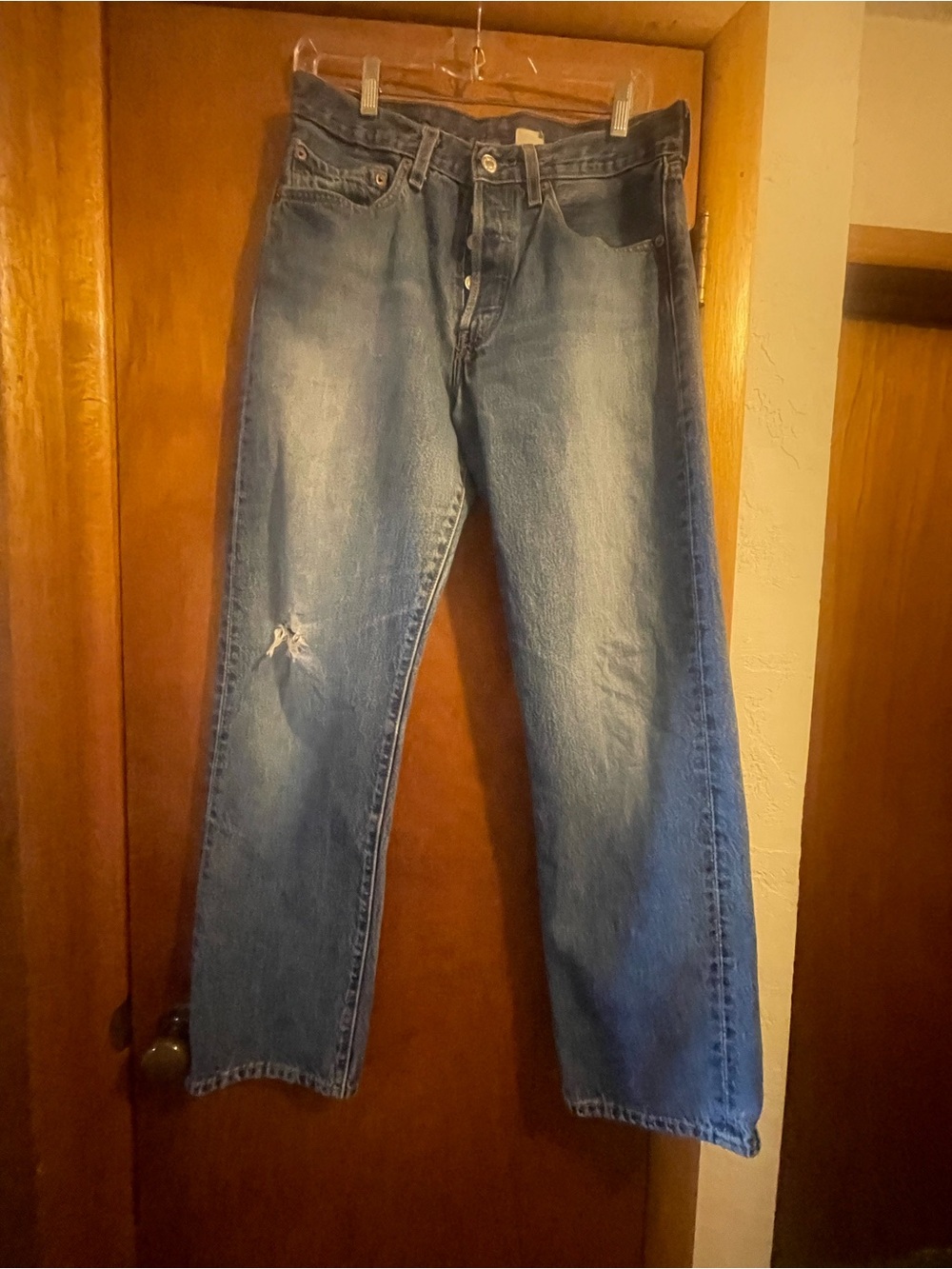 Vintage Y2K Levi’s 501 34x30  Blue Jeans  distressed knee